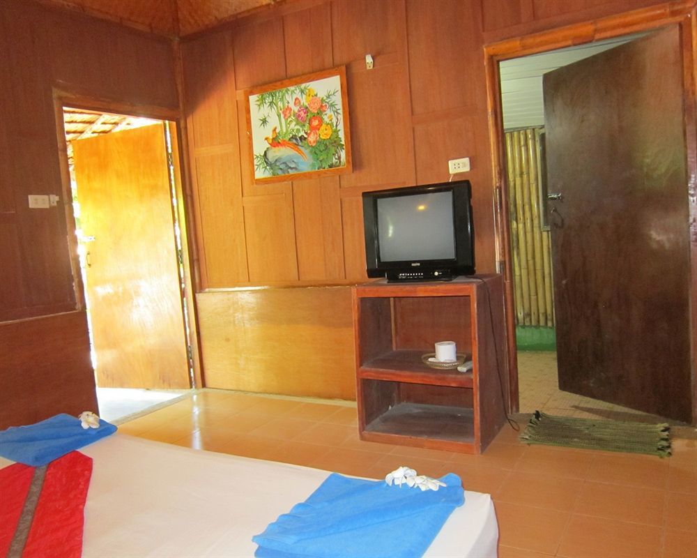 Bamboo Mountain View Phi Phi Resort Exterior photo